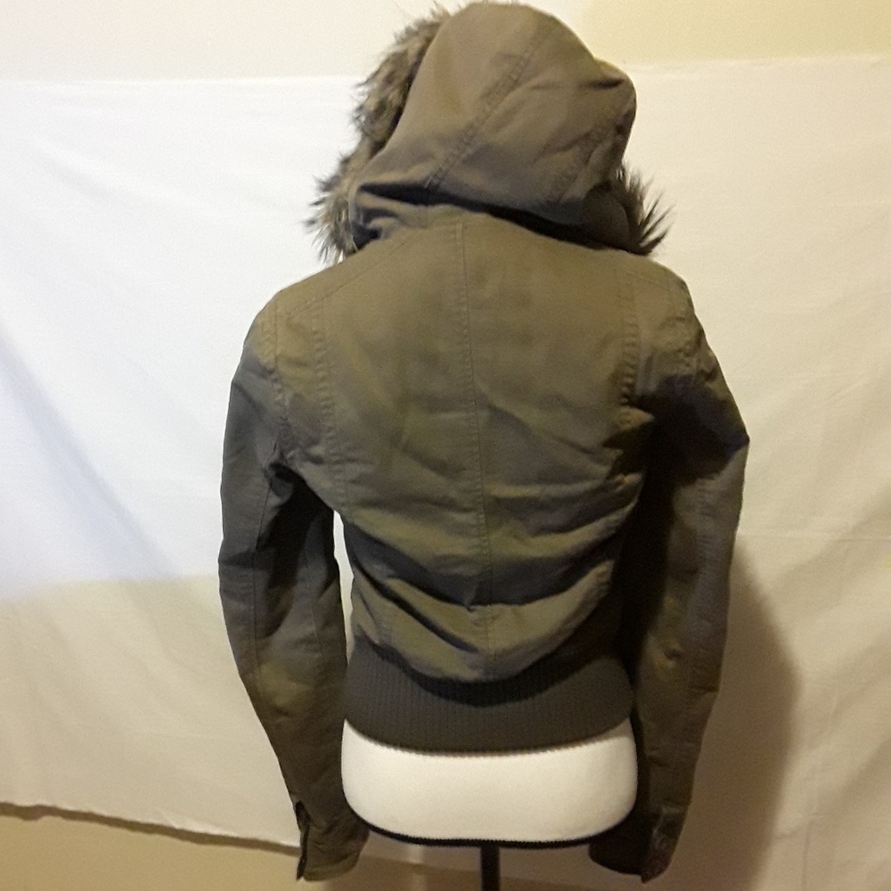 Hollister jacket - Picture 5 of 8